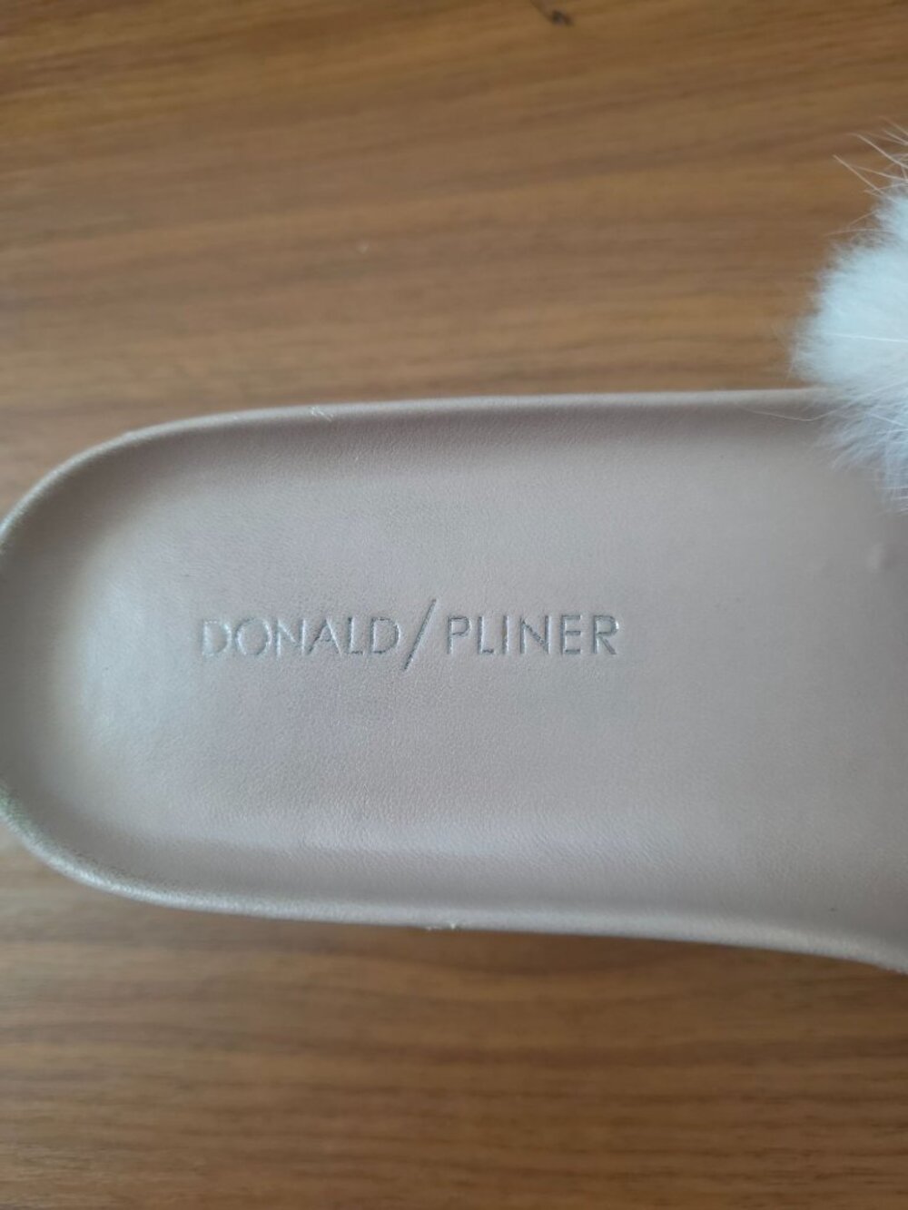 Donald Pliner Pink Rabbit Fur Chunky Platform Slides Sandals Women's Sz 7.5M - Picture 9 of 12